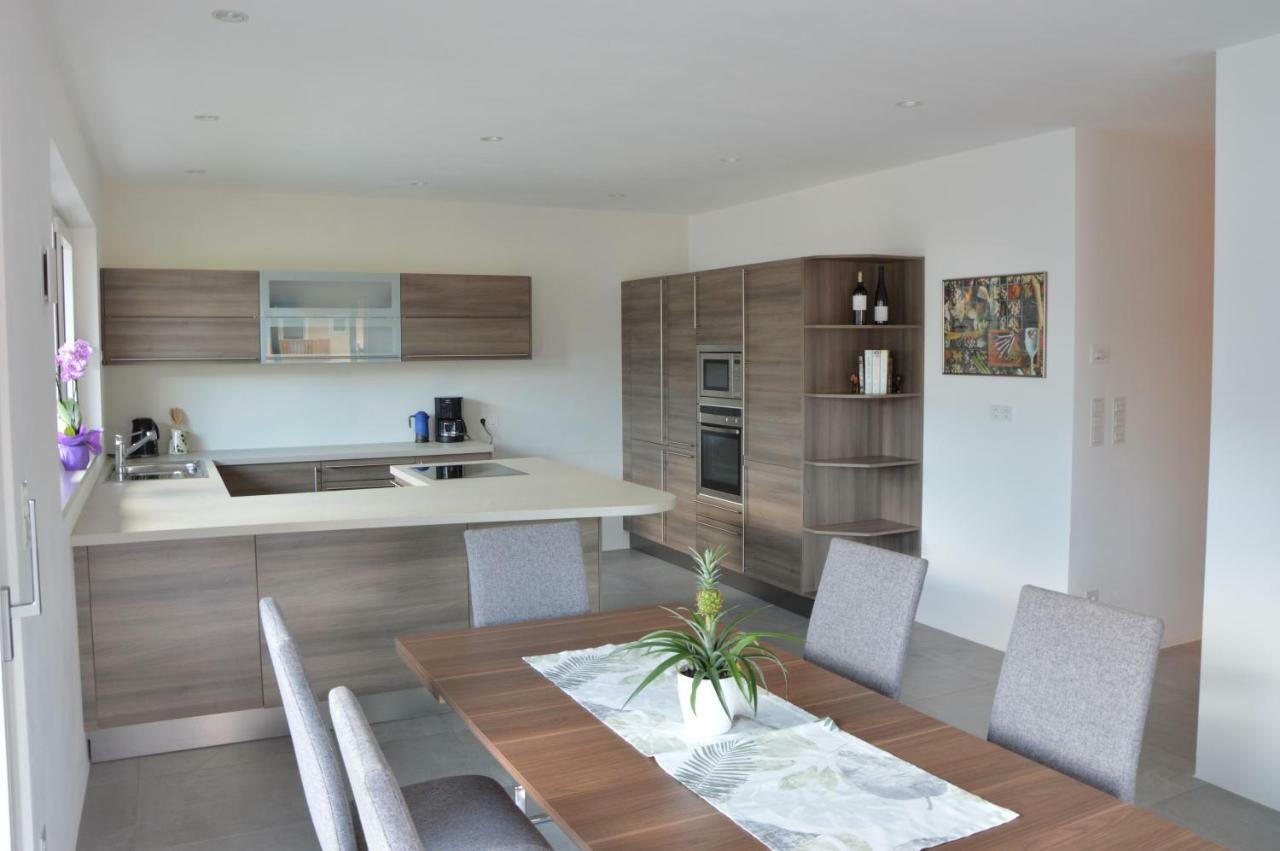 Family Apartment Julia Tramin an der Weinstraße Exteriör bild